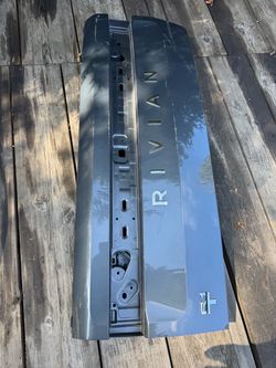 2022- 2024 RIVIAN R1T CREW CAB TRUCK BED TAILGATE LIFTGATE SHELL