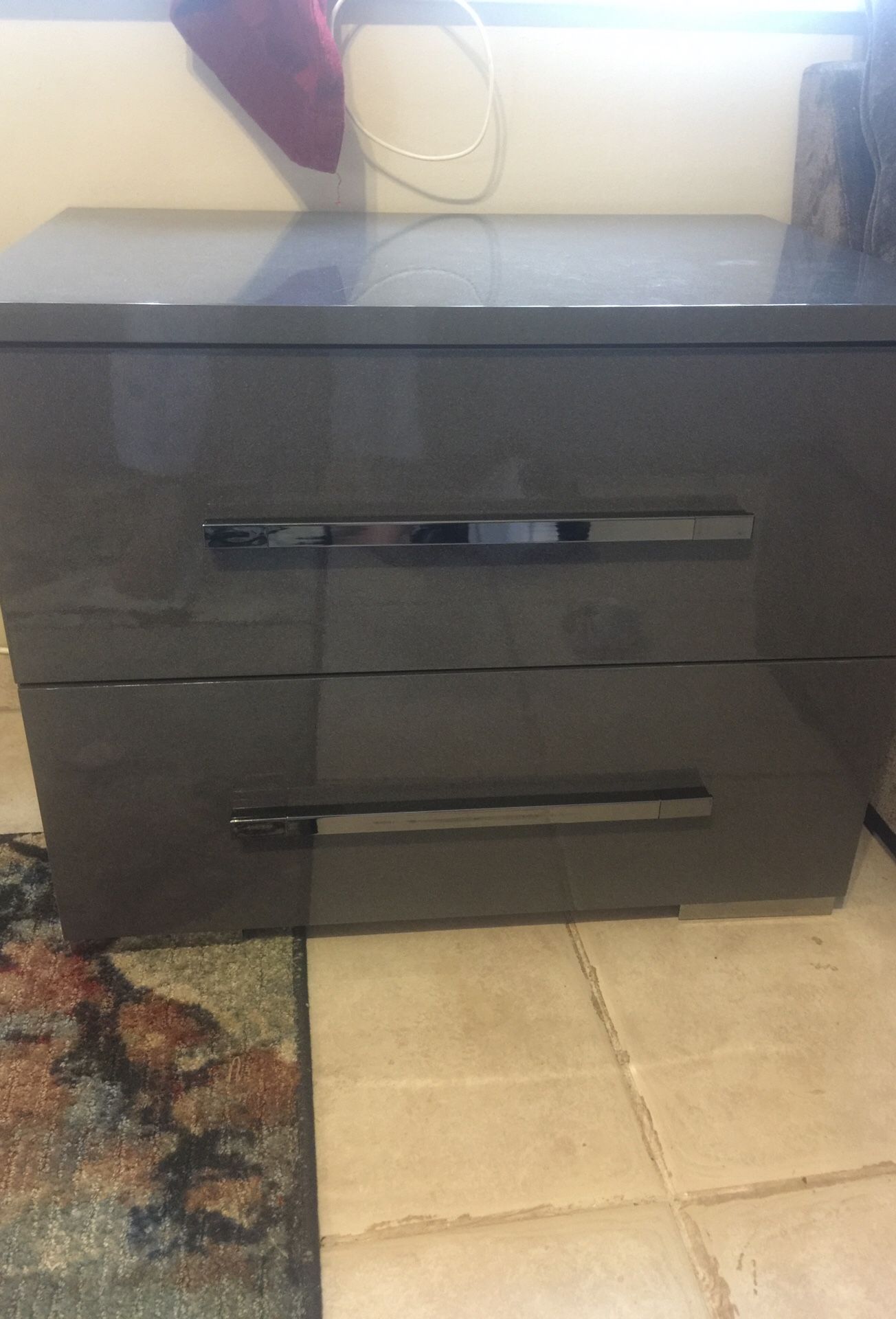 Bed side table like brand new