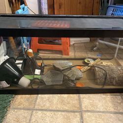 Critter Cage + Sand Barely Used 30x12x12