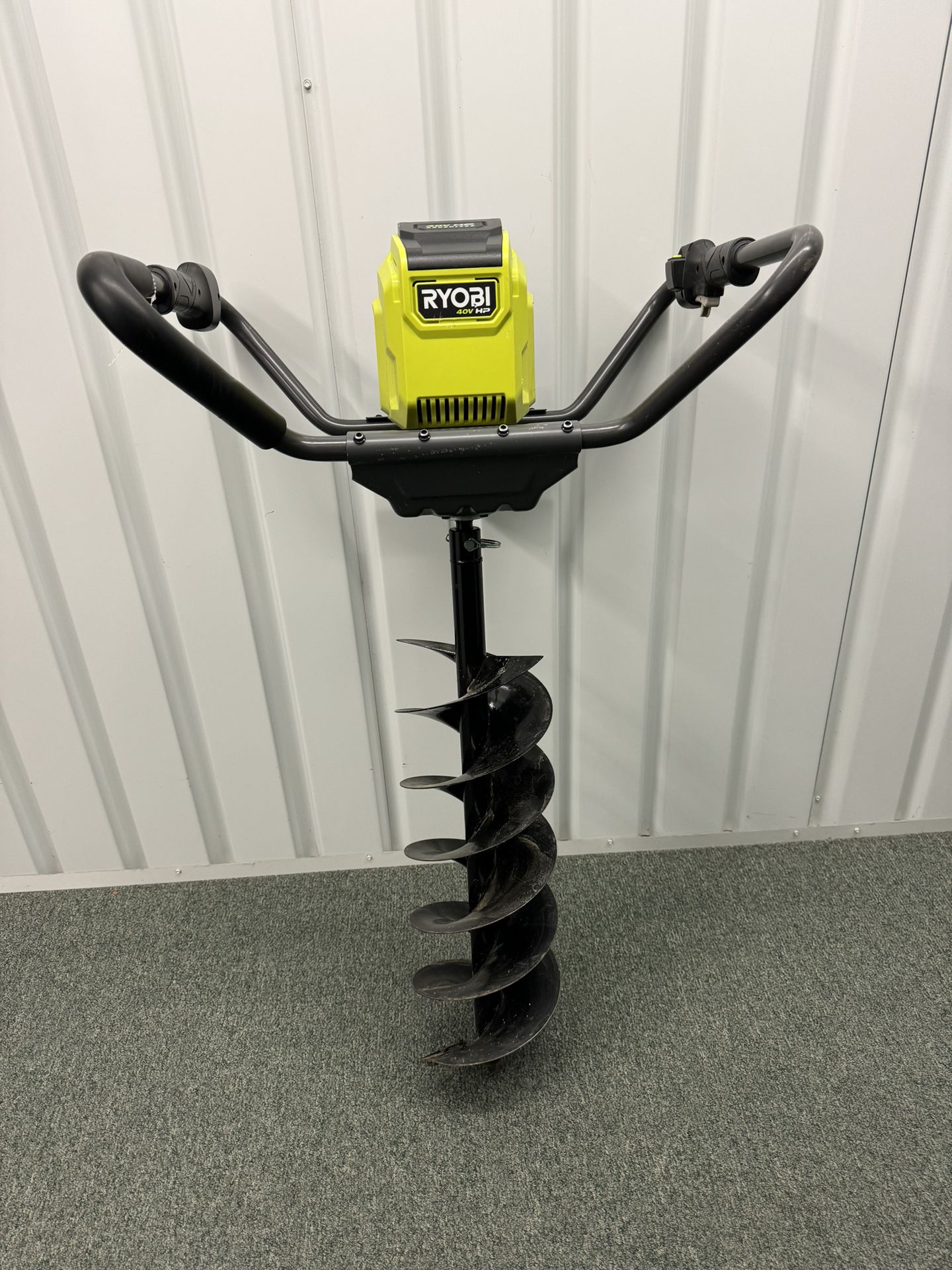 Ryobi auger w/ battery & charger