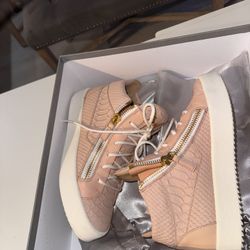 Giuseppe Zanotti ,Size 7 Woman ,beige 
