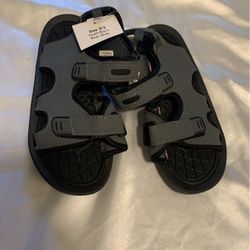 New Size2/3 Boys River Shoes 