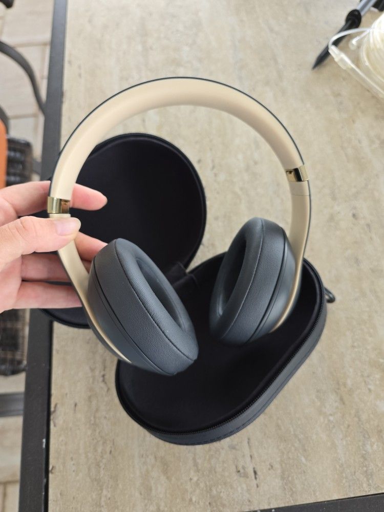 Beats Studio3 Wireless Noise Canceling