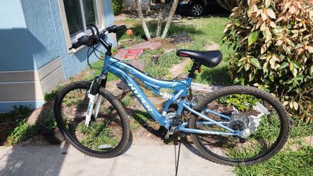 Hyper Inspire 21 Speed Mountain Bike for Sale in Riverview FL
