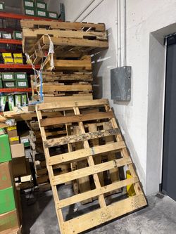 Free Wooden Pallets