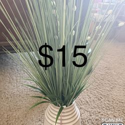 Vase with Greenery, Artificial Eucalyptus Stems in Black Vase, Fake Plant Home Decor