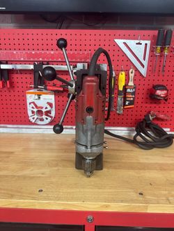 Milwaukee Magnetic Drill Press