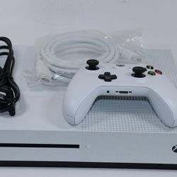 Xbox One Bundle – Like New 
