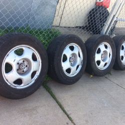 Honda Steel Wheel Set Laser Straight 5 Lug 17 Inch Oem Honda Steely Wheel Set With The H Chips Intact 5 Lug Accord Cr V Pilot 