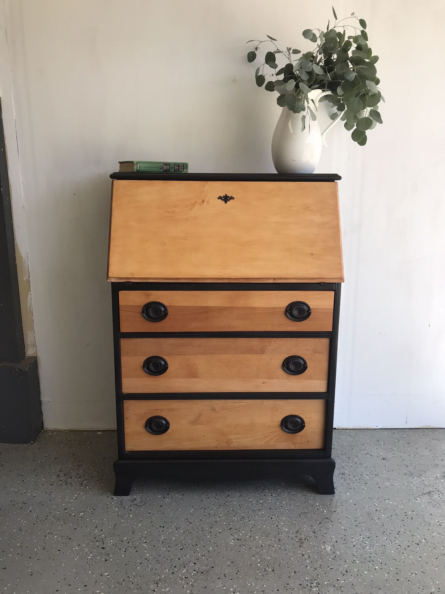 Vintage Desk Front/bureau