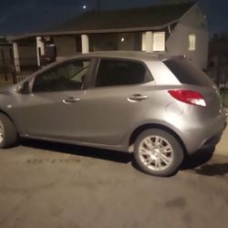 2012 Mazda Mazda2