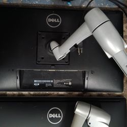 Computer Screens  (1)DELL Screens With Mounts and  (1 )ACER