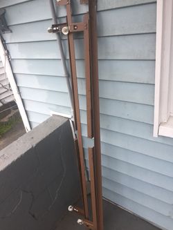 Metal bed frame adjustable for twin full or queen