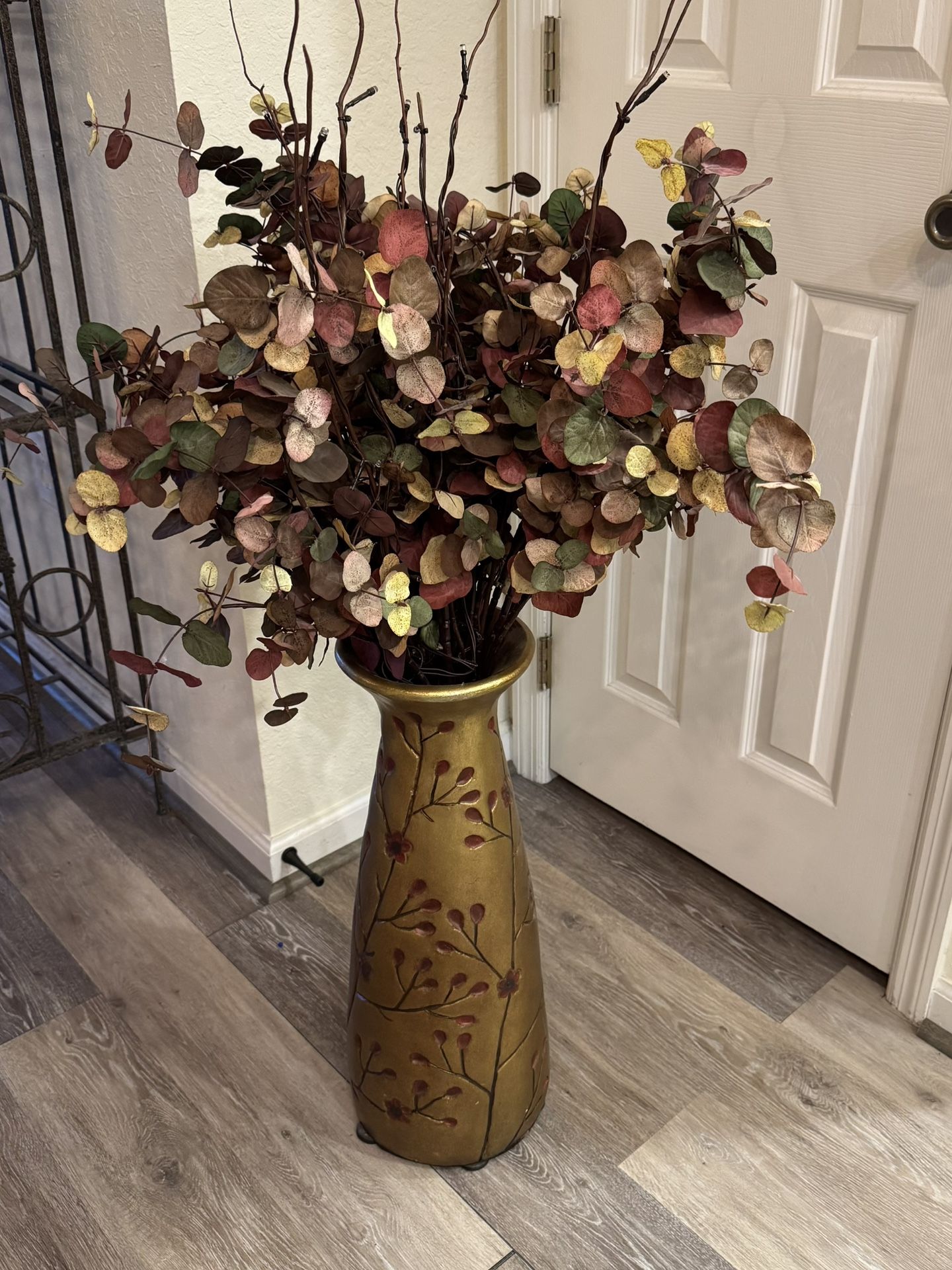 FLOOR VASE W/ARTIFICIAL FLOWERS