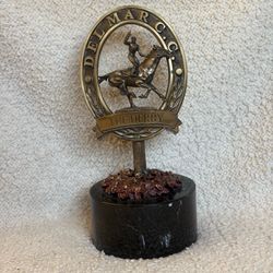 Del Mar Derby horse racing statue