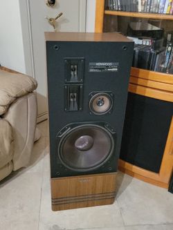 Kenwood JL-875AV 4-way floor-standing speaker.