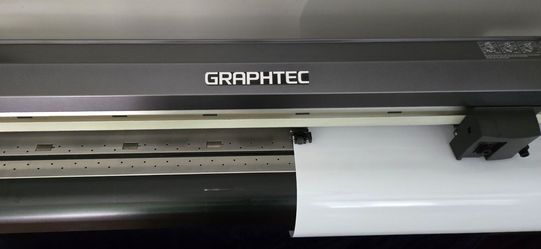 Graphtec FC-8000-130 plotter cutter
