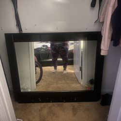 Dresser With Mirror And nightstand 