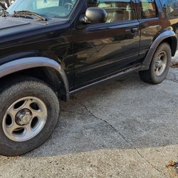 2000 Ford Explorer
