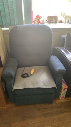Electrical recliner blue stands up with remote and recline for lay down