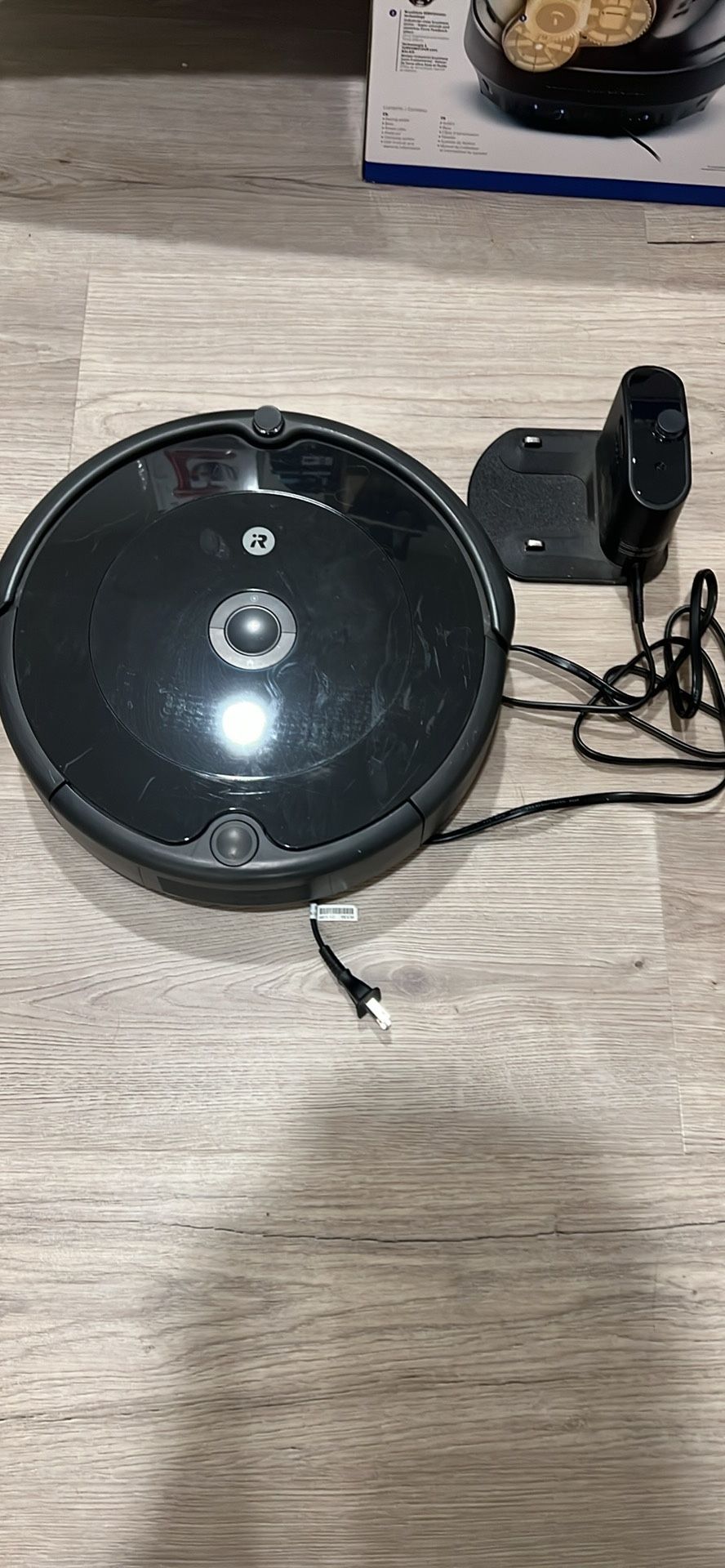 iRobot Roomba 692 Robot Vacuum