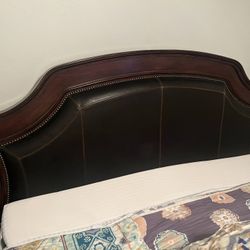 Wynterhall Leather Sleigh Bed(king size) 5 Piece Bedroom Set by Hooker