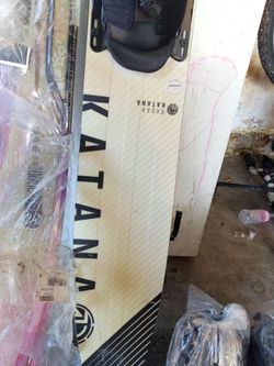 Water skis