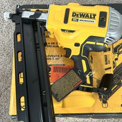 Dewalt 20V MAX Brushless 21 Degree Framing Nailer
