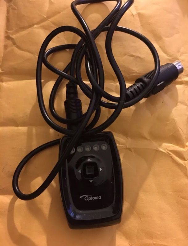 For sale a Used Optoma Emitter BG-BC100b ( BC100) for BG-ZF2100GLS, For 3D projectors .   Its like new,