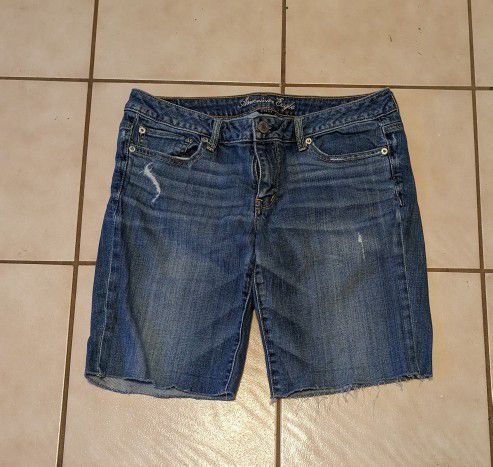 Shorts Denim American Eagle Stretch Size 12 Distressed Front And Back 