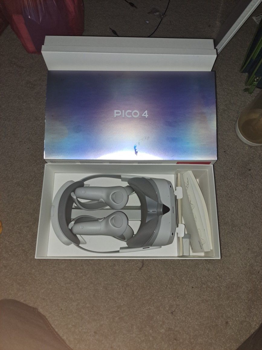 Pico 4 Virtual Reality Headset.