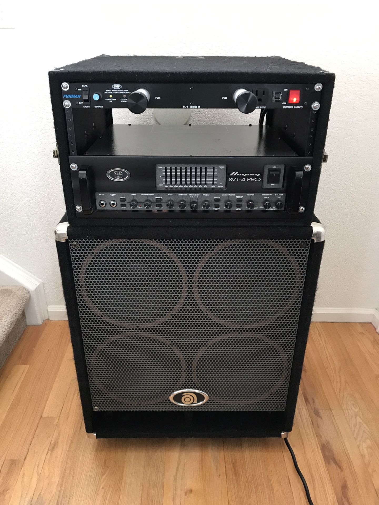Ampeg SVT-4 Pro Bass Amp + BSE410HLF Cabinet