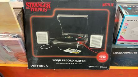 Turntable System With Speakers