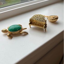 vintage collectible miniature perfume solid compacts