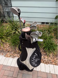 Left handed men’s golf club set with Nike golf bag