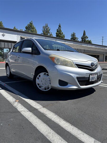 2012 Toyota Yaris 5-Door LE