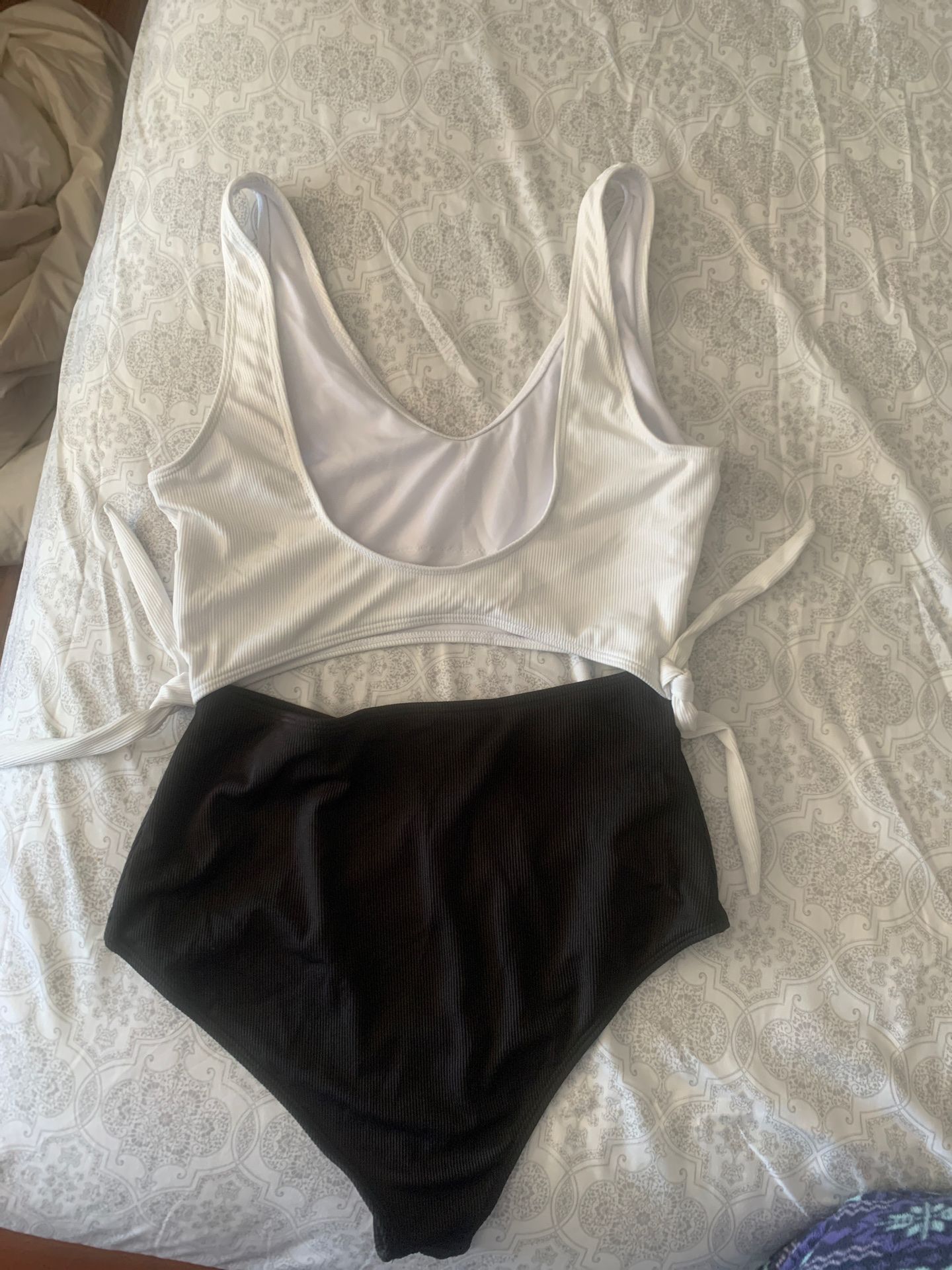 New never worn bathing suit XL