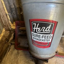 Herd sure-Feed BROADCASTER