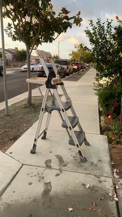 Heavy duty aluminum alloy ladder