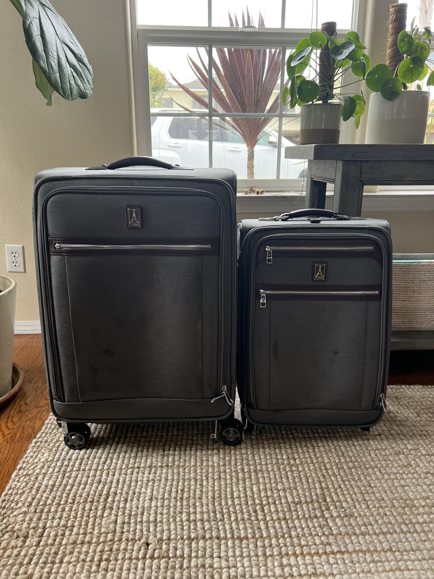 TUMI Tegra-Lite Max Packing Case and Carry-On (luggage) for Sale in Las  Vegas, NV - OfferUp