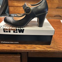 Women’s Black Leather Shoe Size 37 (6 In US)