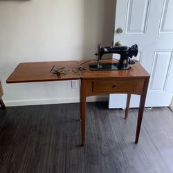 Singer Fold Side Table Wood Sewing Machine Mid Century Modern MCM 40’s 50’s Working 