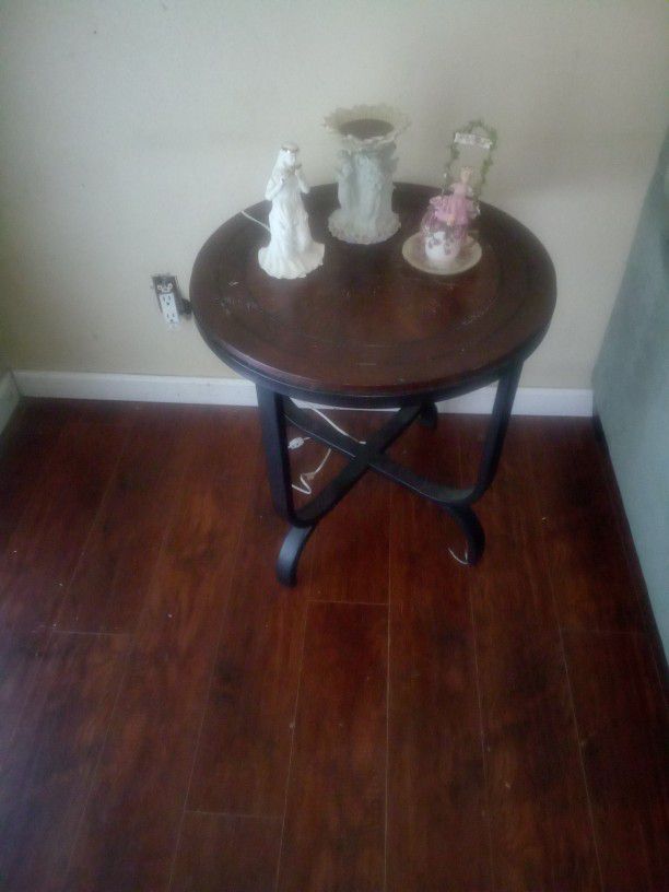 End Table (Set Of 2) 