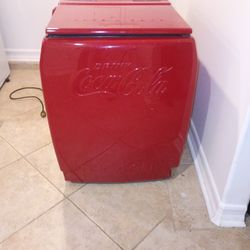 Vintage Coca Cola Machine 