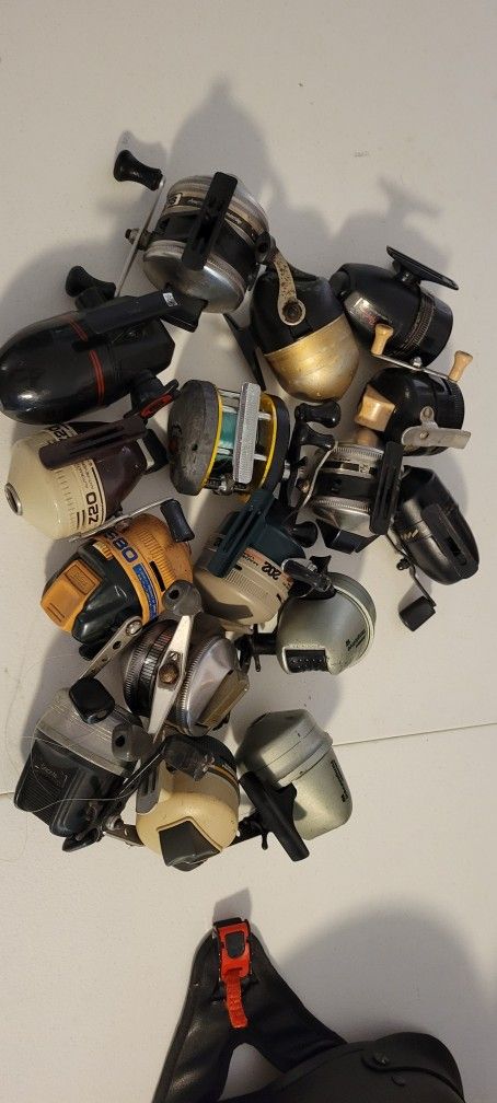 Fishing Reels Lot