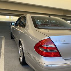 Mercedes Benz E(contact info removed) RWD 5.0