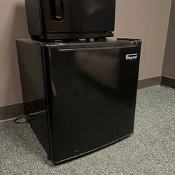 Magic Chef Mini Fridge – Compact Refrigerator
