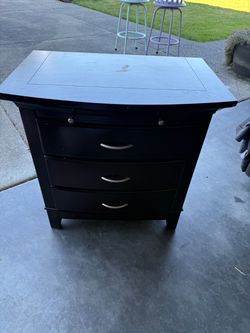 Nightstand with shelf