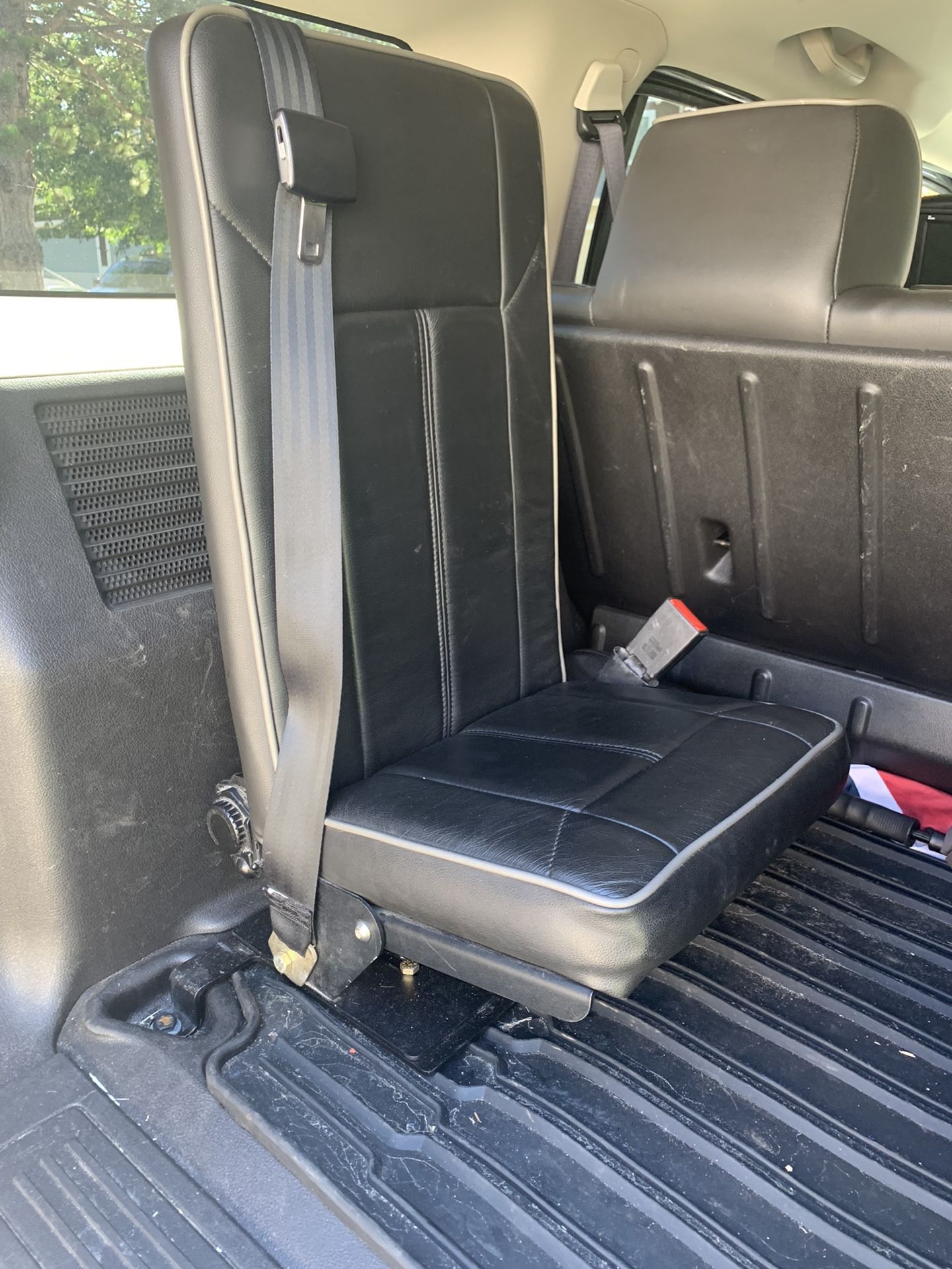 Hummer H3 Third Row Jump Seat