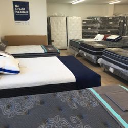 OVERSTOCKED MATTRESS SETS! CLEARANCE SALE! $40 DOWN TAKE IT HOME! FINANCING AVAILABLE!